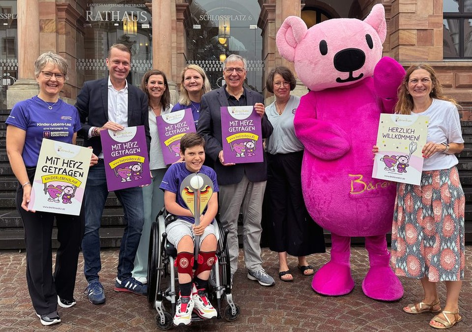 Engelsfackel in Wiesbaden macht Kinderhospizarbeit sichtbar Engelsfackel in Wiesbaden macht Kinderhospizarbeit sichtbar