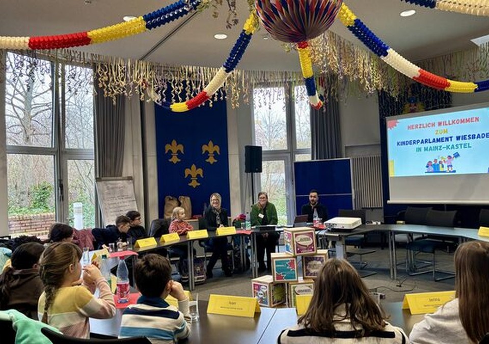 Kinderparlament in Mainz Kastel nimmt Arbeit auf und erhält Anhörungsrechte im Ortsbeirat