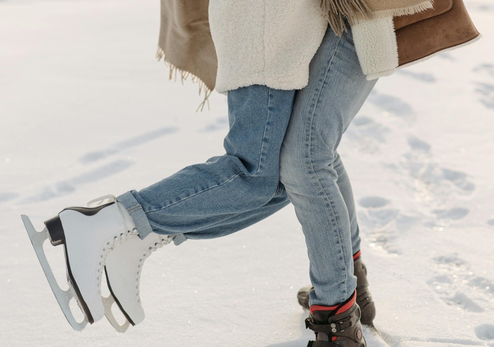 Kunsteisbahn Henkell startet mit Eisdisco in die Wintersaison