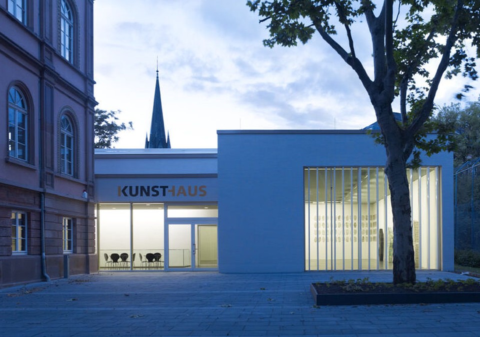 Kunsthaus Wiesbaden öffnet Ateliers erstmals nach Sanierung bei Kurzer Nacht der Galerien und Museen Kunsthaus Wiesbaden öffnet Ateliers erstmals nach Sanierung bei Kurzer Nacht der Galerien und Museen