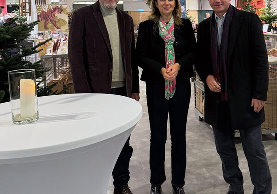 Pop up Adventsmarkt belebt leerstehendes Kaufhaus in Wiesbaden Pop up Adventsmarkt belebt leerstehendes Kaufhaus in Wiesbaden