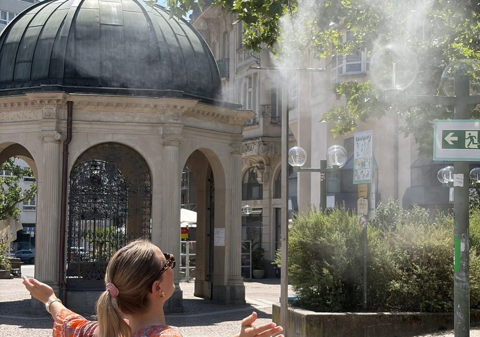 Wiesbaden baut zwei mobile Sprühnebelanlagen in der Innenstadt auf