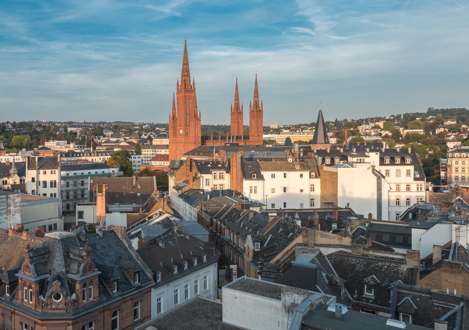 Wiesbaden führt fünf Euro Tagestarif in Parkhäusern an Adventswochenenden ein