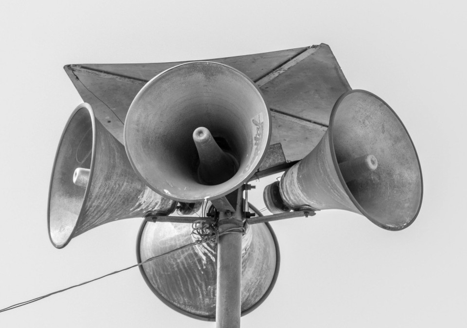 Wiesbaden testet Sirenen am 9. Dezember: Nur akustische Probe, Warn-Apps bleiben stumm