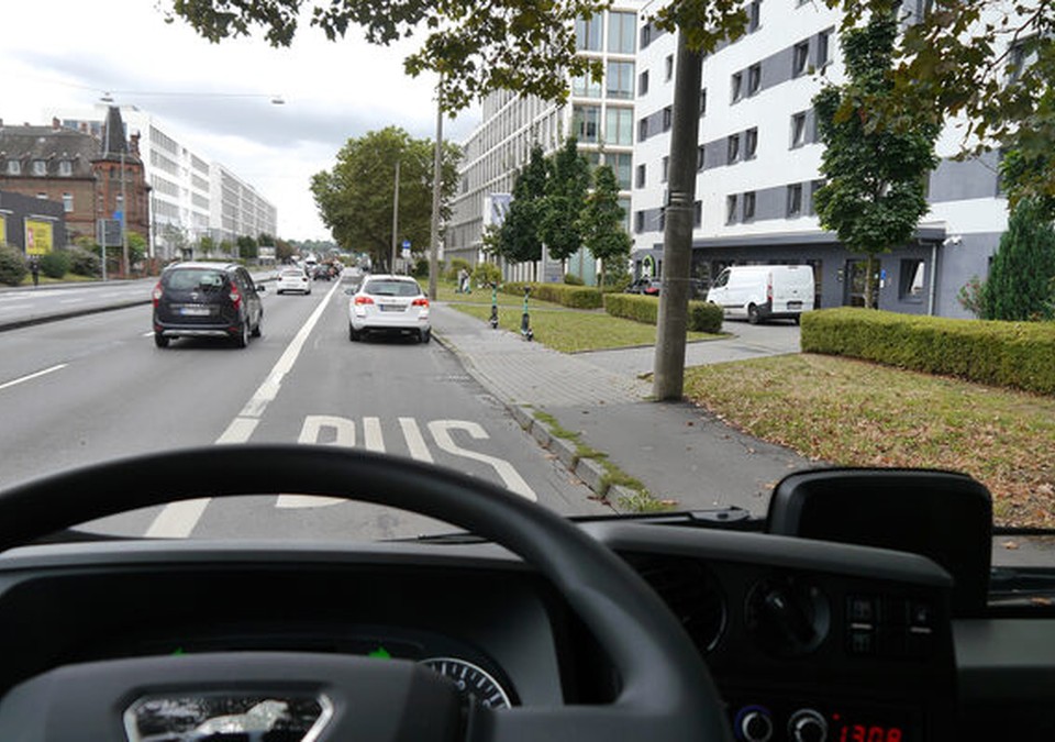 Wiesbadener Verkehrsbetrieb zieht positive Bilanz nach Einsatz von Frontkameras Wiesbadener Verkehrsbetrieb zieht positive Bilanz nach Einsatz von Frontkameras